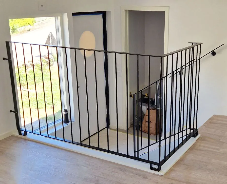 Vajerräcken och smidesräcken för bostadsprojekt