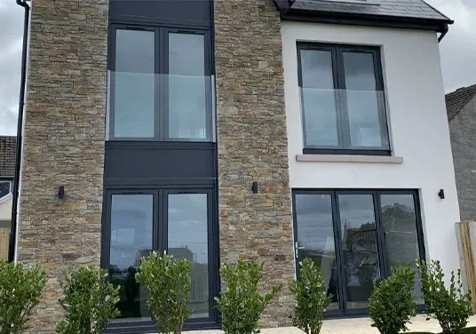 Easy Glass View monterat på fasad