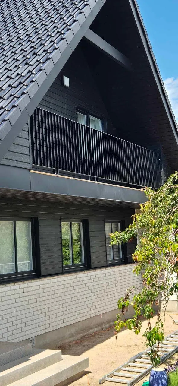 Smidesräcke balkong