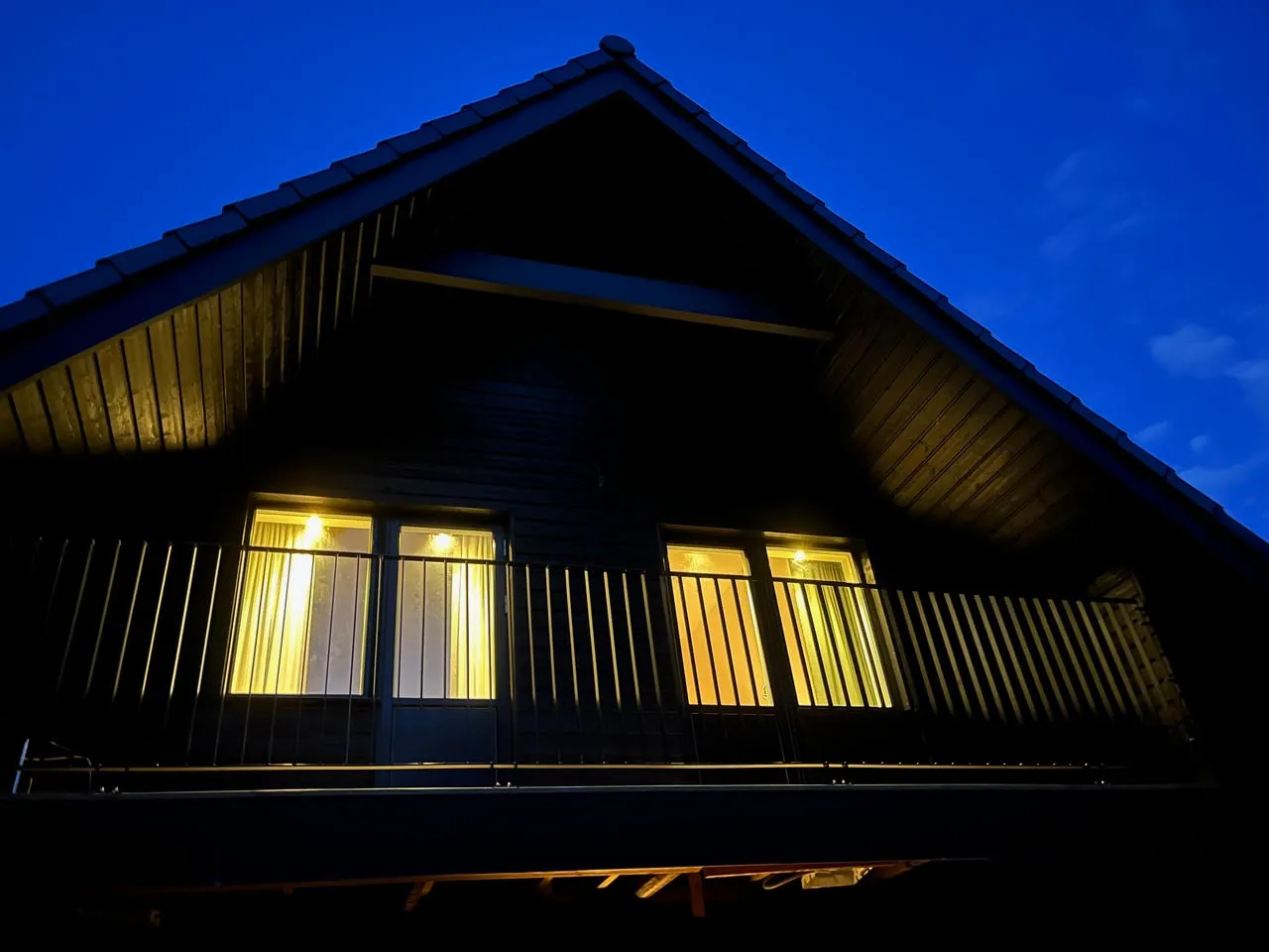 Smidesräcke på balkong